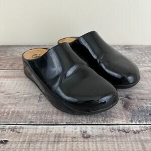 Fitflop Women's 37 US 6 Black Shiny Patent Leather Loafers Slip On Clogs READ